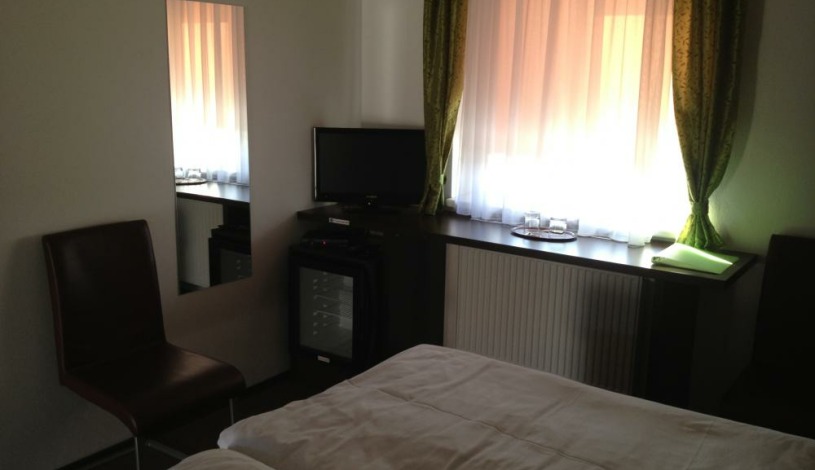 Motel R10 Mladá Boleslav - Dvoulůžkový plus oddělené postele